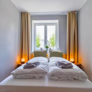  Apartment 4-room Luxury - Close To Station, Free Parking, Kitchen